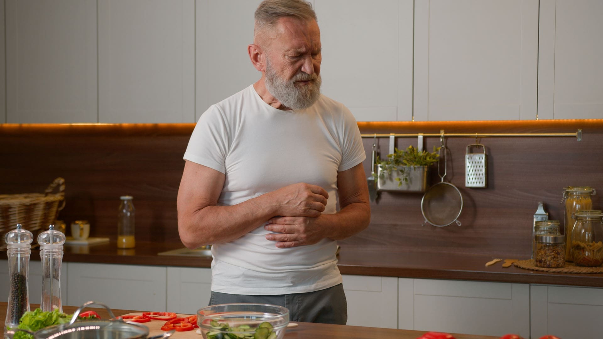 Why Gut Pain Can Continue Even When You Eat "Healthy"